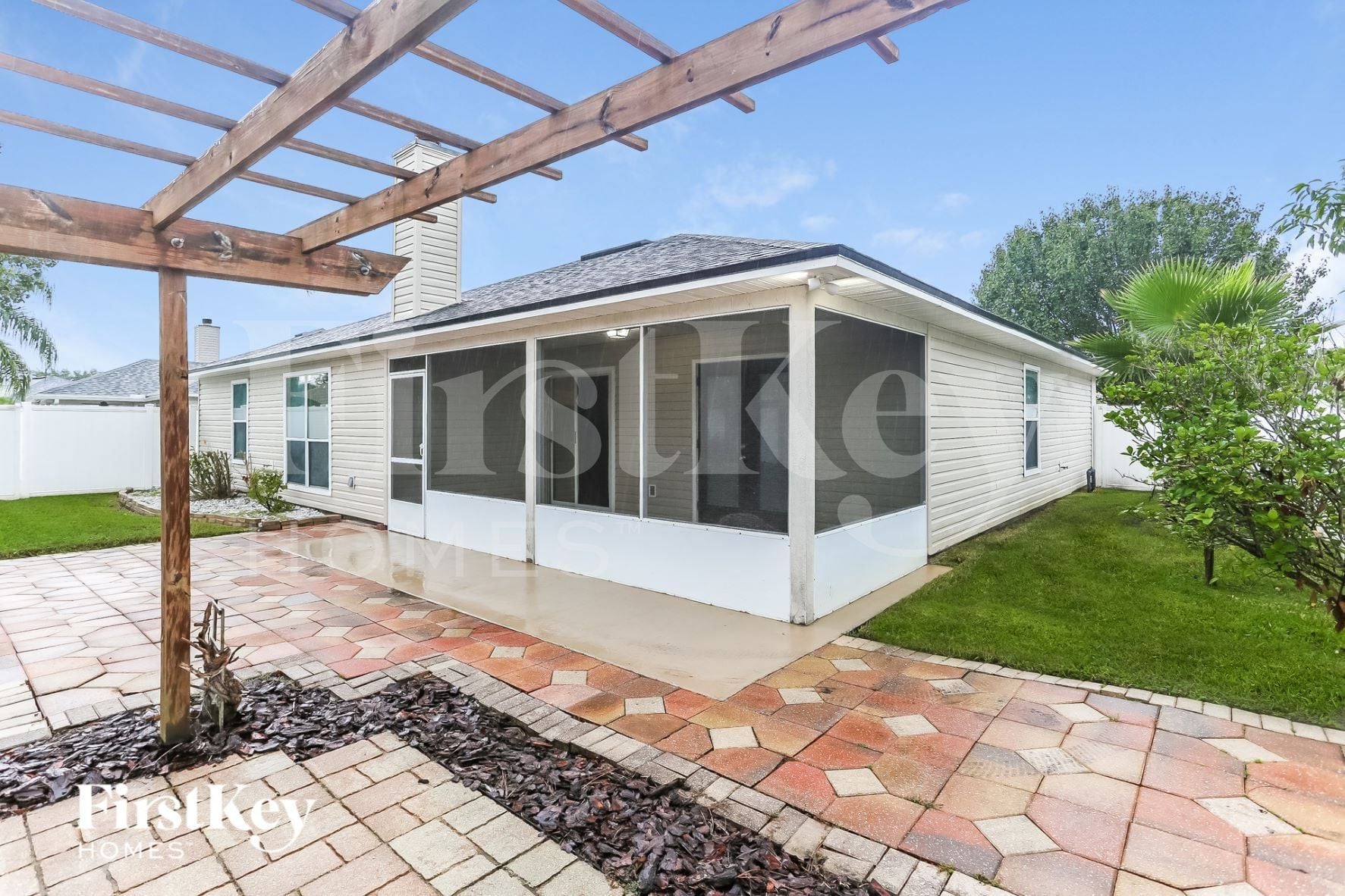 Building Photo - 2444 Bentwater Dr W