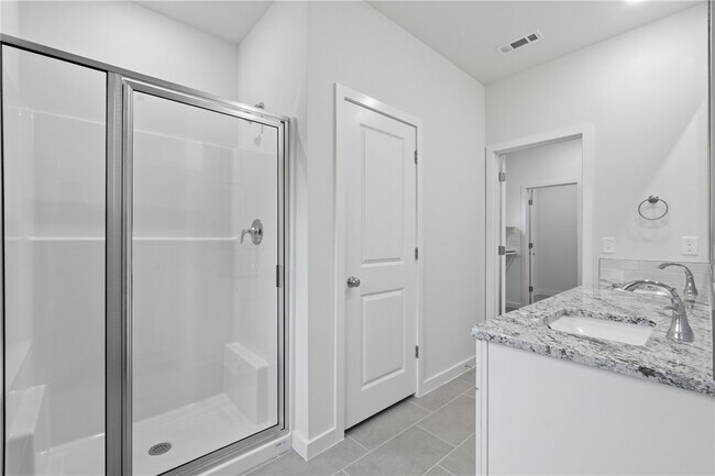 Building Photo - 276 Kinross Dr