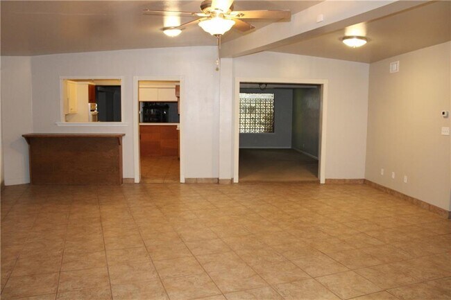 Building Photo - 740 Santa Clara Dr