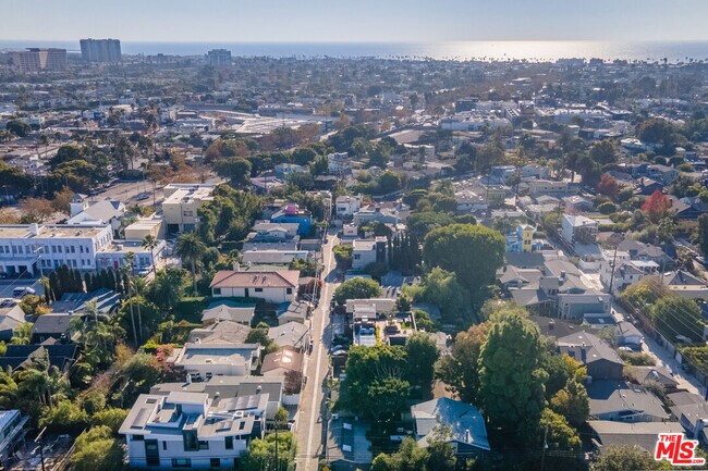 Building Photo - 746 Marco Pl