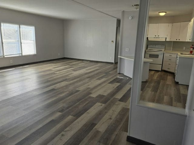 Building Photo - 406 50th Avenue Plaza W