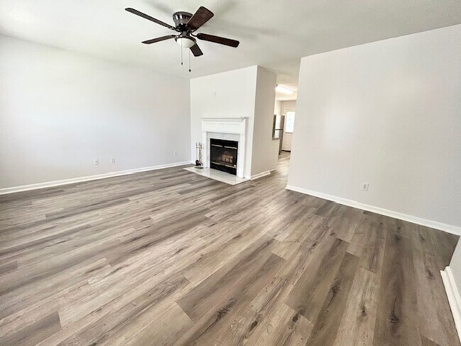 Building Photo - Beautiful 3 Bedroom 2 Bath Home in the Heart of Madison!