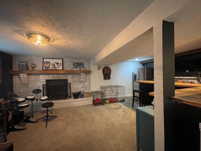 Building Photo - Bellevue Home For Rent!