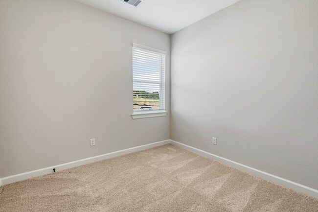 Building Photo - 15650 Honey Cv Dr