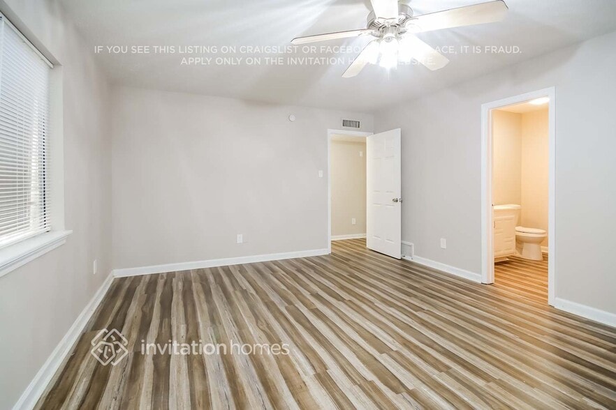 Building Photo - 16835 Grampin Dr