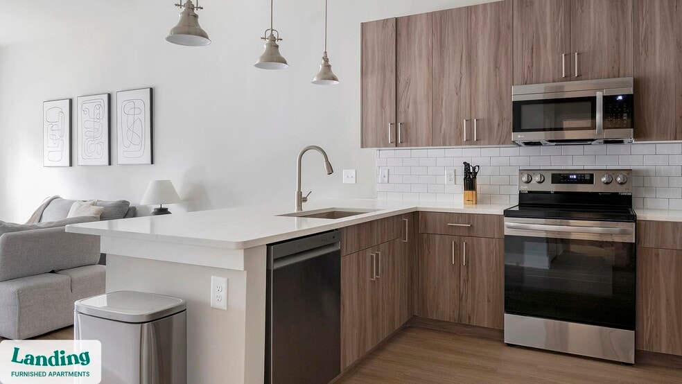 Building Photo - 1880 Maple Dr NW