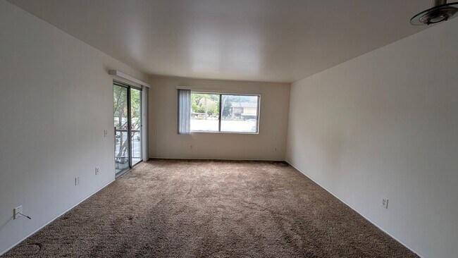 Building Photo - Move in ready - 1 Bedroom 1 bath on San Diego Mission Rd.