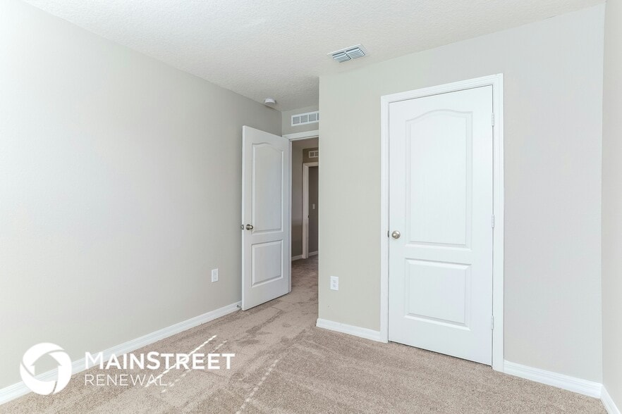 Building Photo - 360 Fern Ct