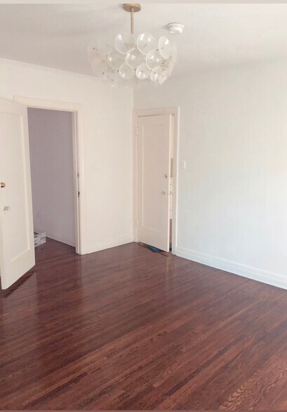 Building Photo - 1076 S Redondo Blvd