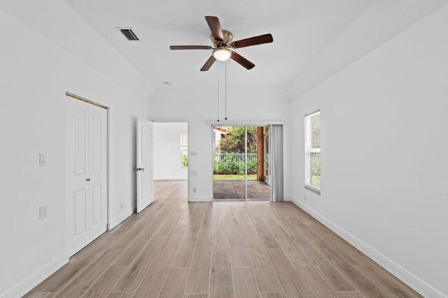 Building Photo - 5122 Elpine Way