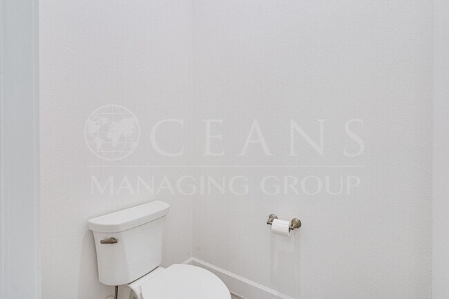 Building Photo - Luxurious 3-Bedroom Home Backing to a Natu...