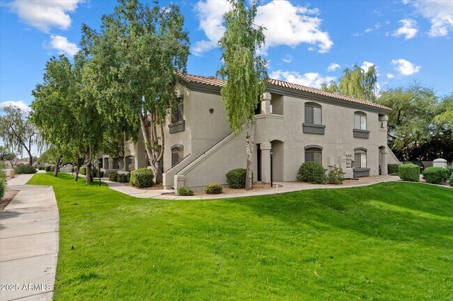 Building Photo - 15095 N Thompson Peak Pkwy