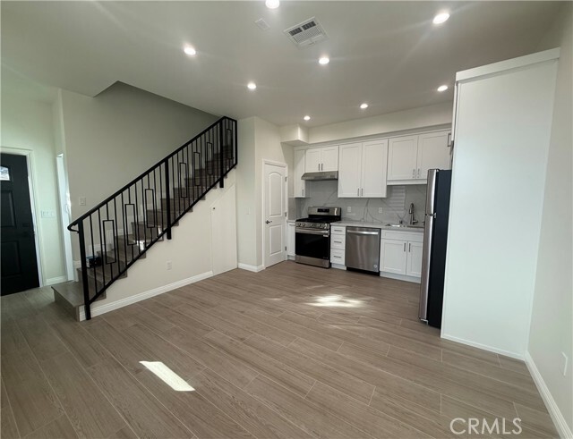 Building Photo - 13939 Leadwell St