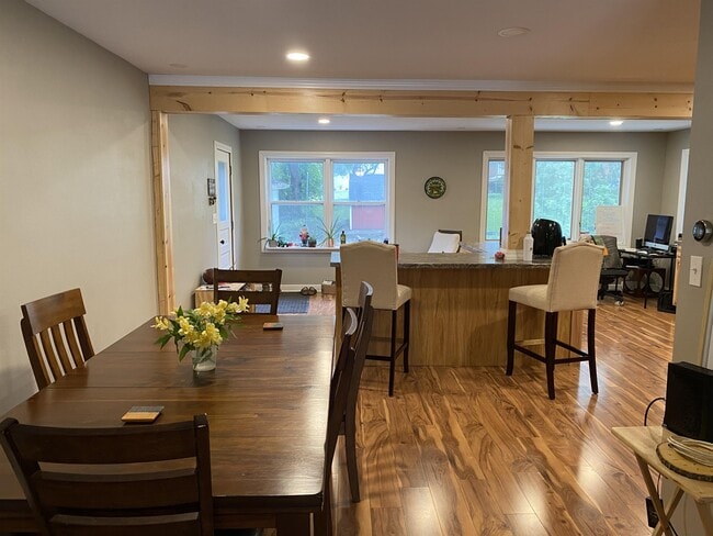 Building Photo - 1915 Mayfair St