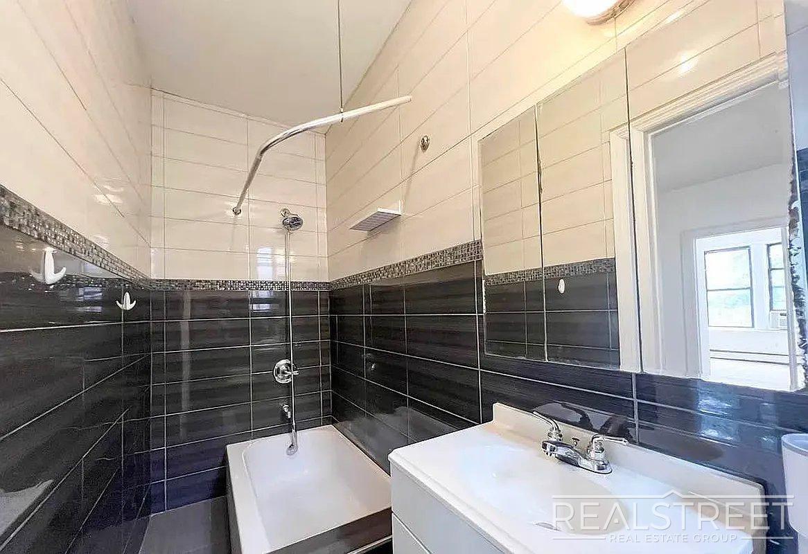 Building Photo - Nostrand Avenue