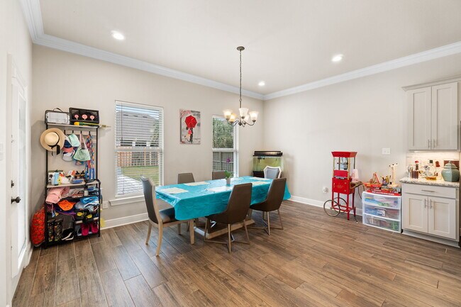 Building Photo - 1464 Sabal Palm Dr