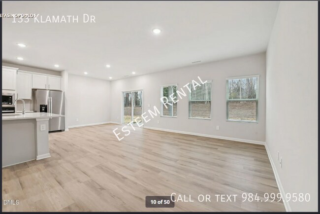 Building Photo - 133 Klamath Dr