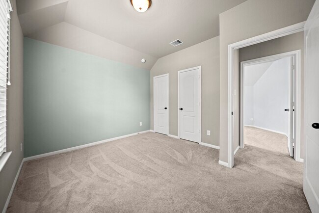 Building Photo - 307 Fairwood Springs Ln