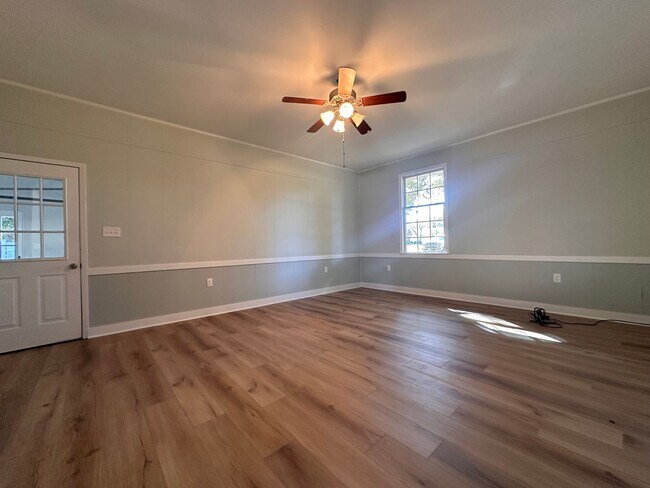 Building Photo - Home on High Tide