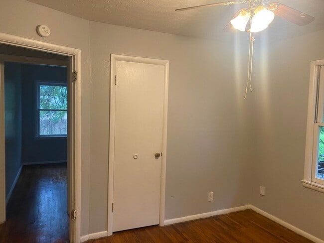 Building Photo - 600 SE Greystone Ave