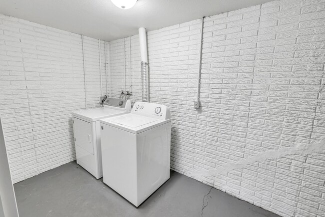 Building Photo - Rent: Maintenance Free Living in a Great L...