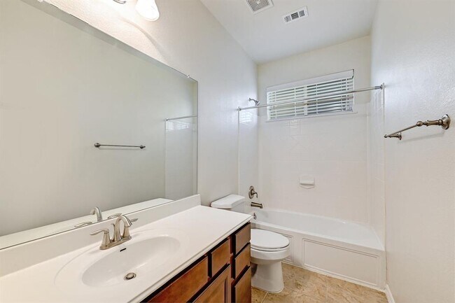 Building Photo - 510 Rolling Brook Ln