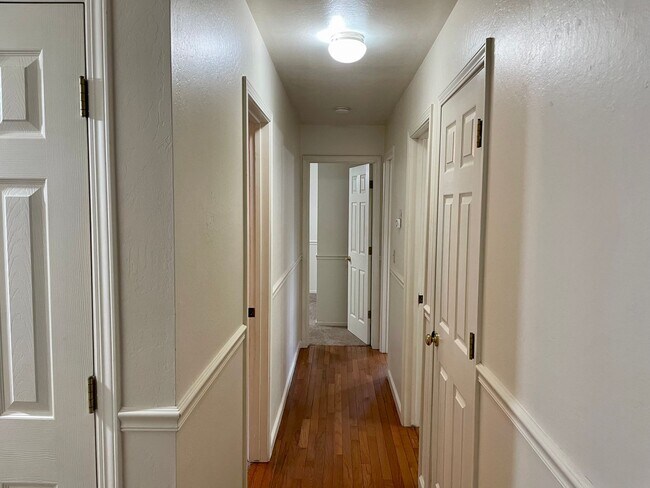 Building Photo - Great family home in Alta Sierra