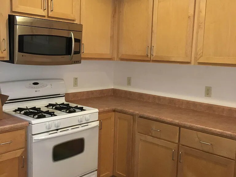 Building Photo - 1350 Yulupa Ave