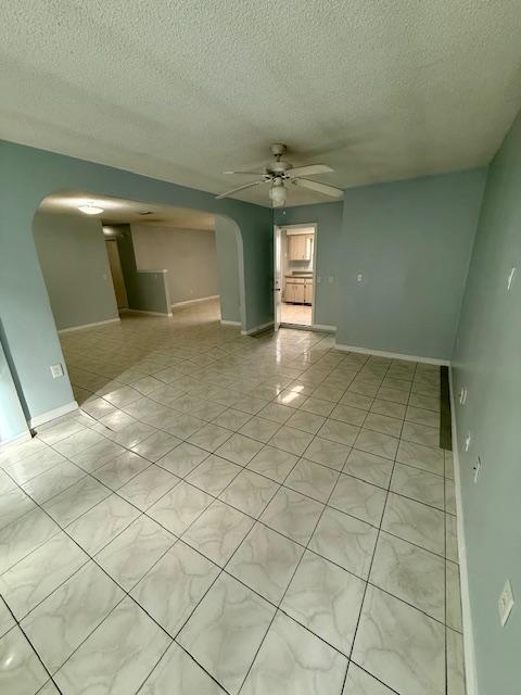 Building Photo - 11 Hemlock Circle Ter