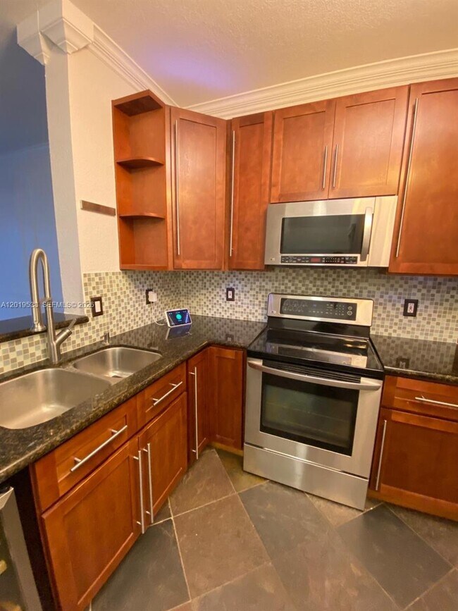Building Photo - 2041 Pompeii Ct