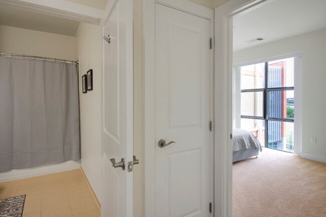 Building Photo - 200 S Peyton St