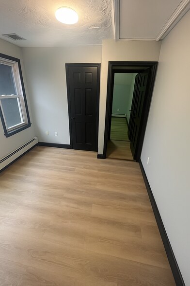 Room 2 - 23 Russell St
