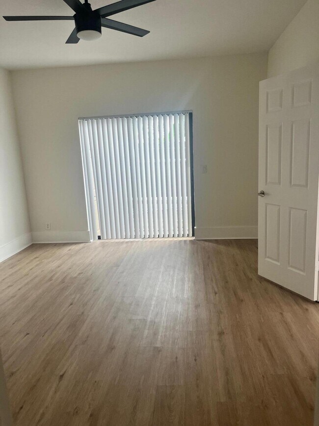 Building Photo - 5301 Waterview Cir