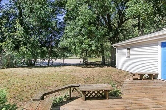 Building Photo - Charming, remodeled 3-Bed/1-Bath Parchment ranch style home with enclosed yard and garage