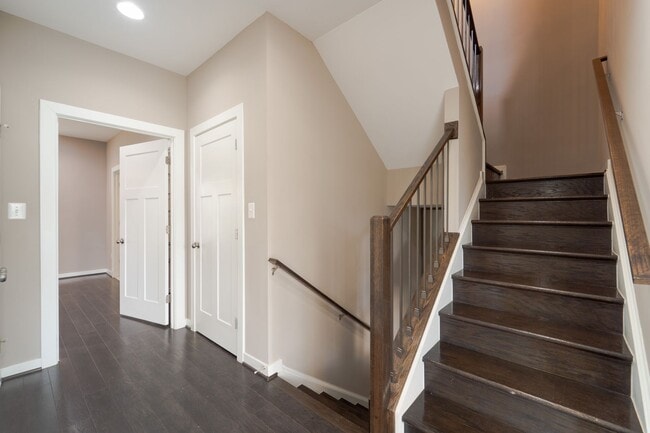 Building Photo - 10225 Hilltop Ascent Dr