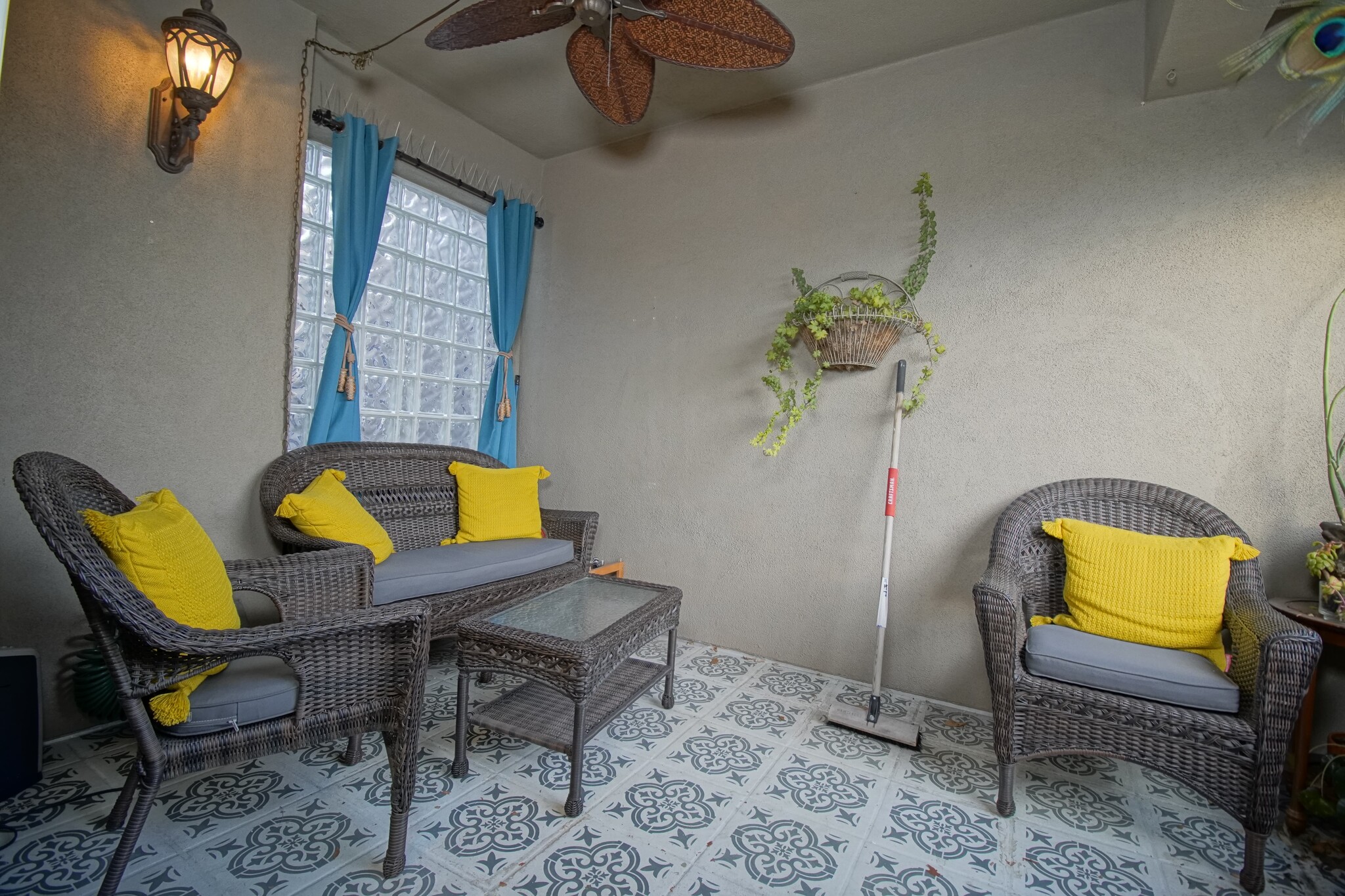 Building Photo - 10929 Landale St