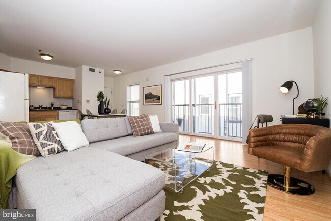 Building Photo - 1030 N 2nd St