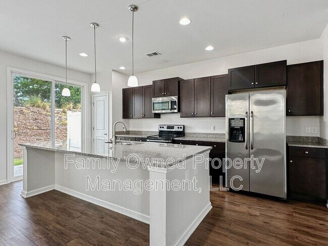 Building Photo - 133 Wild Holly Dr