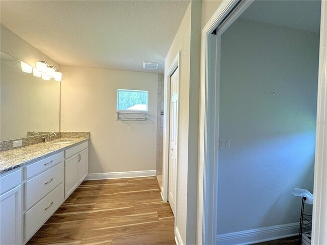 Building Photo - 1724 E Gate Dancer Cir