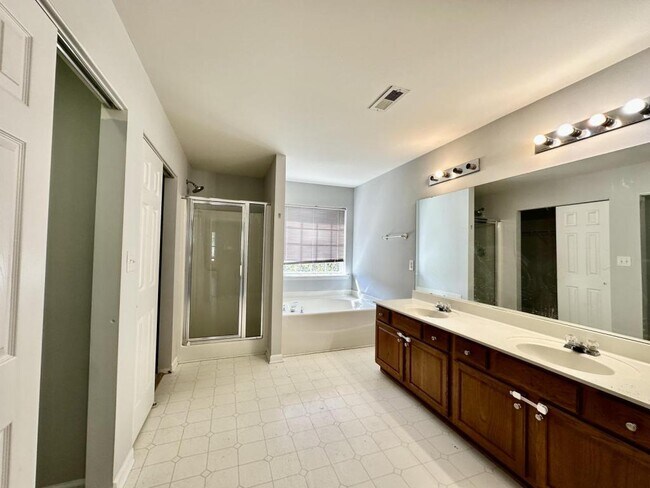 Building Photo - 11119 Amherst Glen Dr