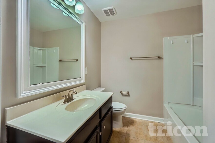 Building Photo - 1104 Brough Hall Dr