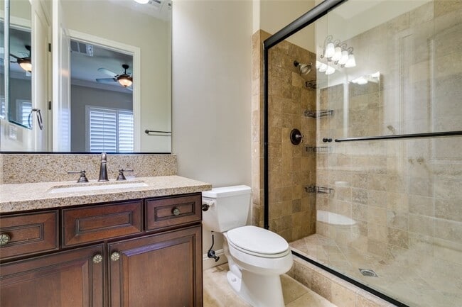 Building Photo - 2713 Cyrano St