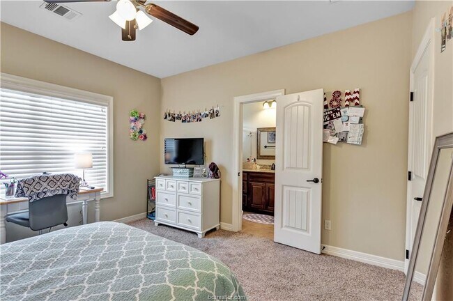 Building Photo - 1001 Welsh Ave