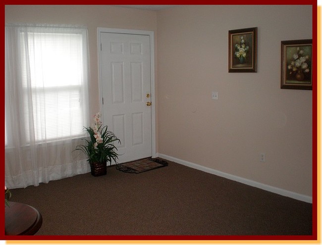 Living Room - 121 Beatty Downs Rd