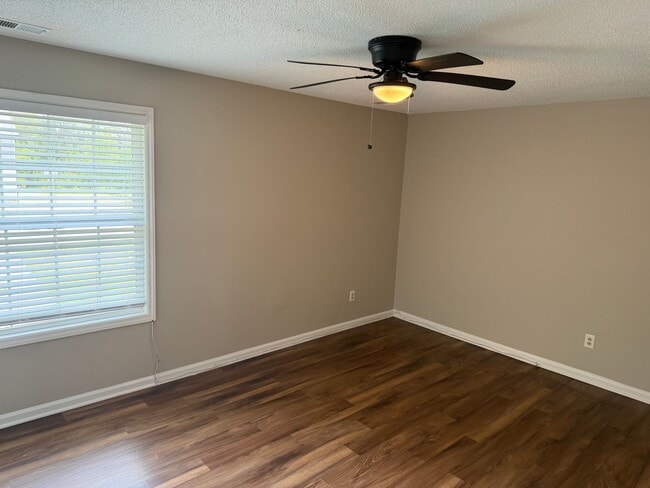 Building Photo - Spacious Two Bedroom Townhome In Kannapolis