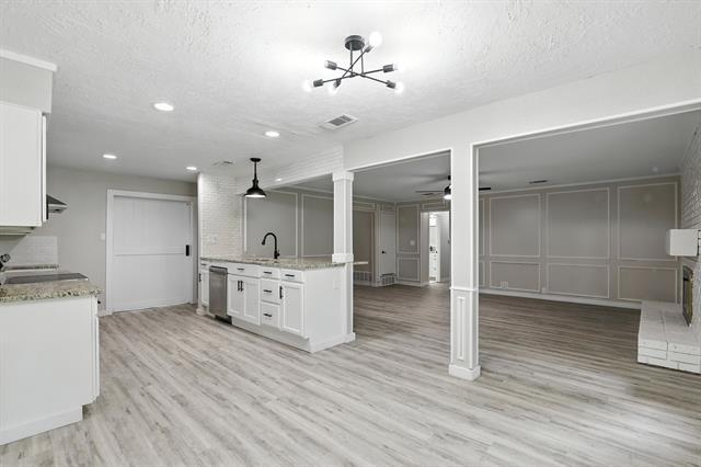 Building Photo - 2946 Ridgewood Dr