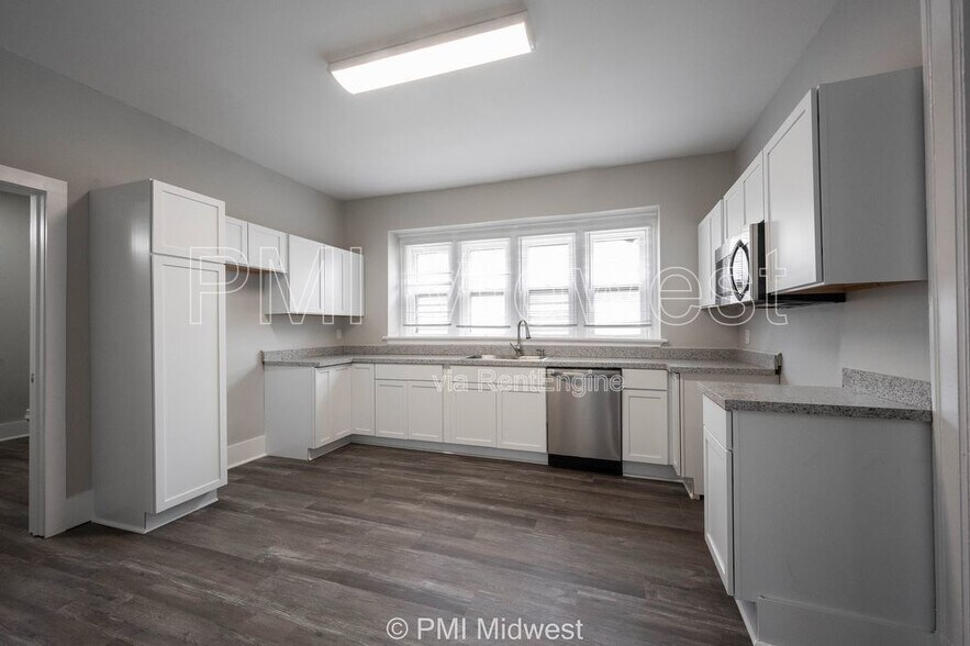 Building Photo - 538 W 29th St