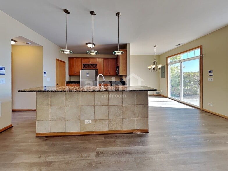 Building Photo - 1979 Cobblestone Dr