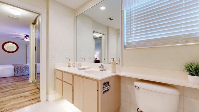 Building Photo - 1625 SW Waterfall Blvd