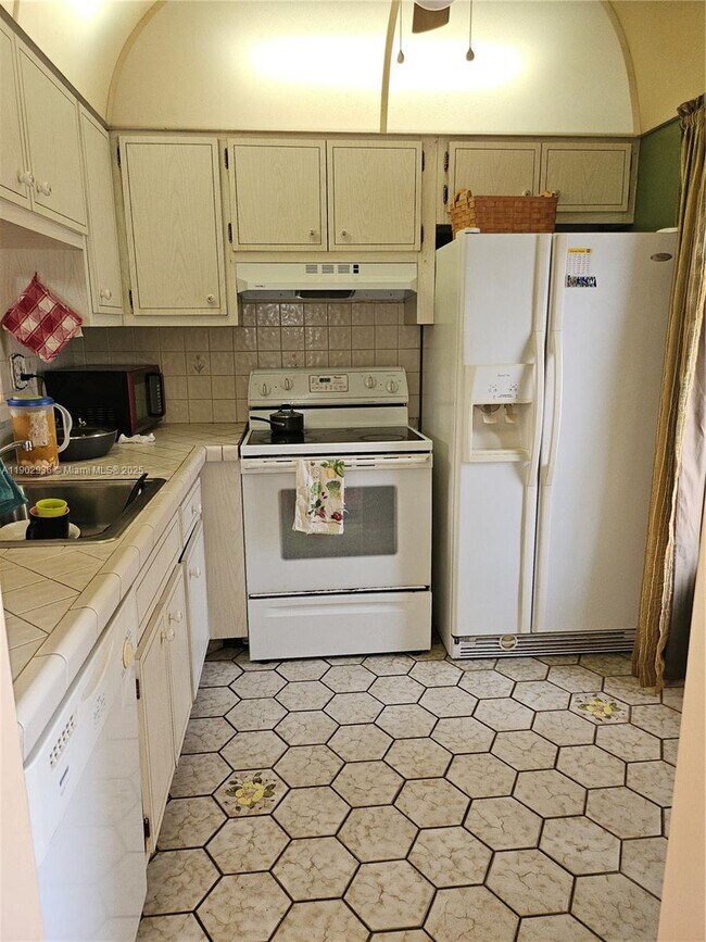Primary Photo - 5121 W Oakland Park Blvd